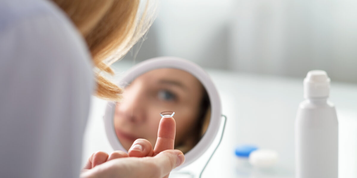 Lentes de contato em casa: como fazer a adaptação e a manutenção de forma segura