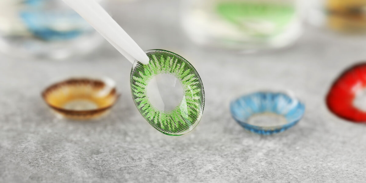 Como Treinar a Equipe da Ótica para Atender Consumidores de Lentes Coloridas e Estéticas