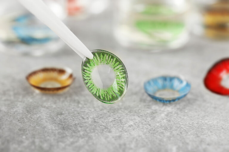 Como Treinar a Equipe da Ótica para Atender Consumidores de Lentes Coloridas e Estéticas